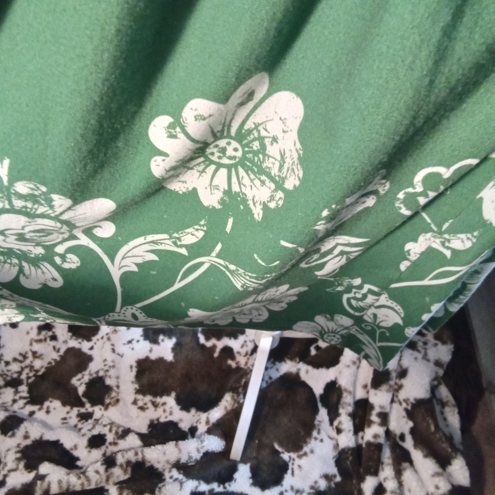 Lily Green Sleeveless Midi Dress with White Floral Hem - Picture 2 of 4